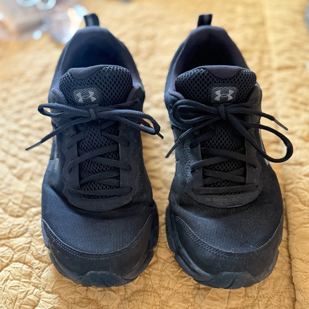 Under Armour Men’s Black Athletic Sneakers
